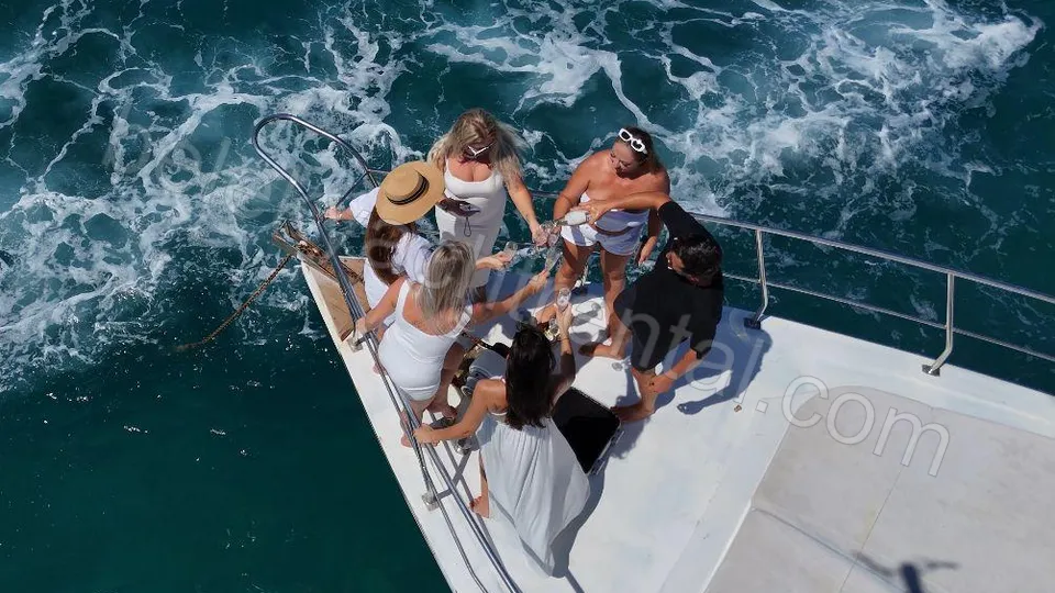 Apollo SS Luxury photo 16