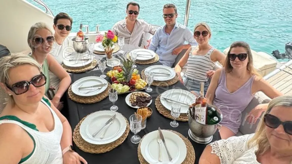 Apollo SS Luxury photo 3